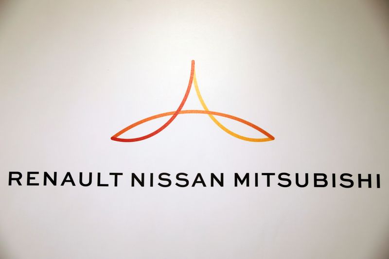 &copy; Reuters. Photo du logo de l'Alliance Renault-Nissan-Mitsubishi lors de l'inauguration d'un laboratoire d'innovation commun à Tel Aviv, en Israël. /Photo prise le 10 juin 2019/REUTERS/Amir Cohen 