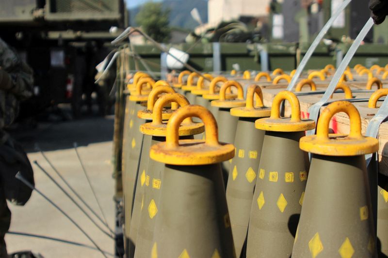 &copy; Reuters. FILE PHOTO: Bands broken, dozens of 155mm Base Burn Dual Purpose Improved Conventional Munitions rounds wait to be loaded into self-propelled howitzers and artillery support vehicles September 20, 2016 at Camp Hovey in South Korea.  U.S. Army photo/2nd Lt