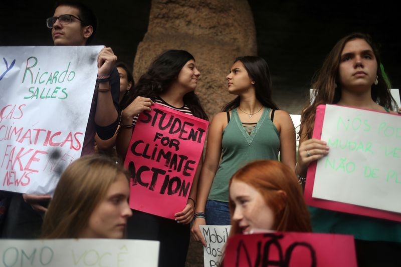 &copy; Reuters. Estudantes defendem ações contra mudança climática, em São Paulo
15/03/2019
REUTERS/Amanda Perobelli