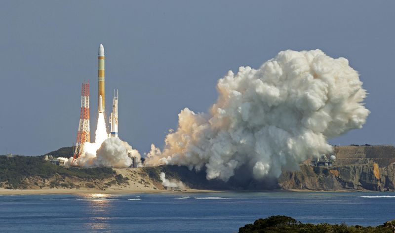 © Reuters. An H3 rocket carrying a land observation satellite lifts off from the launching pad at Tanegashima Space Center on the southwestern island of Tanegashima, Kagoshima Prefecture, southwestern Japan March 7, 2023, in this photo taken by Kyodo.  Mandatory credit Kyodo via REUTERS