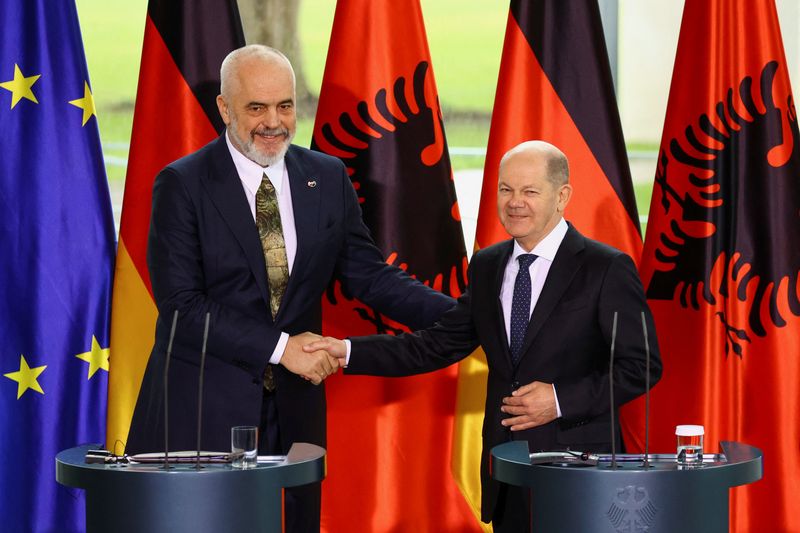 &copy; Reuters. Germany's Chancellor Olaf Scholz and Albania's Prime Minister Edi Rama attend a news conference at the Chancellery in Berlin, Germany, March 7, 2023. REUTERS/Christian Mang