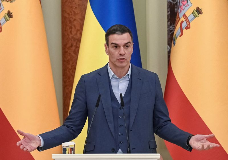 &copy; Reuters. FILE PHOTO: Spain's Prime Minister Pedro Sanchez attends a news briefing in Kyiv, Ukraine February 23, 2023.  REUTERS/Viacheslav Ratynskyi