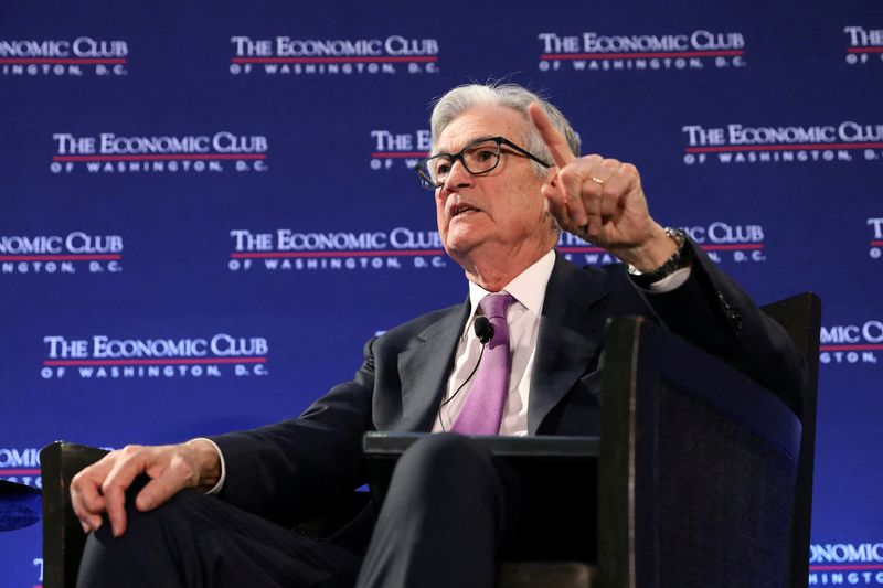 &copy; Reuters. FILE PHOTO: U.S. Federal Reserve Chair Jerome Powell speaks to David Rubenstein (not pictured) during a meeting of The Economic Club of Washington, at the Renaissance Hotel in Washington, D.C., U.S., February 7, 2023. REUTERS/Amanda Andrade-Rhoades/File P