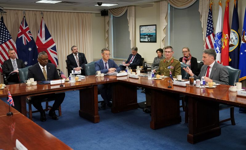 &copy; Reuters. FILE PHOTO: Australian Defense Minister Richard Marles  gestures toward U.S. Defense Secretary Lloyd Austin during their trilateral meeting with British Defense Secretary Ben Wallace at the Pentagon in Washington, U.S., December 7, 2022.  REUTERS/Kevin La