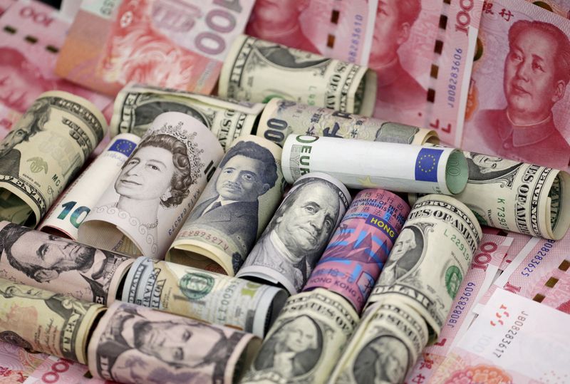 نظرسنجی رویترز: در بحبوحه بازگشت کینگ دلار، سرمایه گذاران نسبت به FX آسیا نزولی تر می شوند