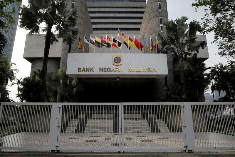 &copy; Reuters. 　３月９日　マレーシア中央銀行は９日、政策金利を予想通り２．７５％に据え置いた。写真はマレーシア中央銀行の外観。２０１９年７月、クアラルンプールで撮影（２０２３年　ロイタ