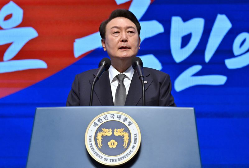 &copy; Reuters. 　３月９日、韓国大統領府は、尹錫悦大統領夫妻が日本政府の招待を受け今月１６─１７日に日本を訪問すると発表した。写真は尹大統領。１日、ソウルで代表撮影（２０２３年　ロイター