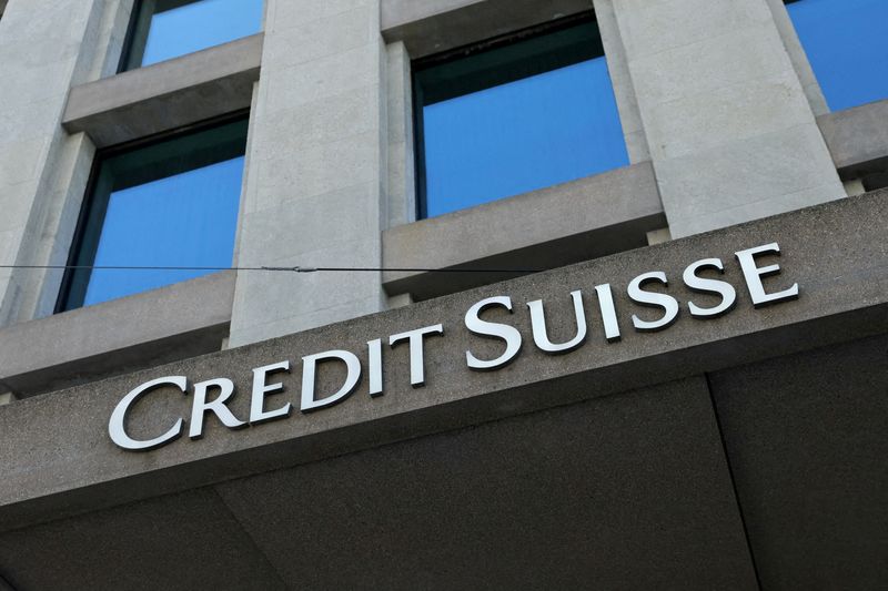 &copy; Reuters. FILE PHOTO: FILE PHOTO: A logo is pictured on the Credit Suisse bank in Geneva, Switzerland, June 9, 2022. REUTERS/Denis Balibouse