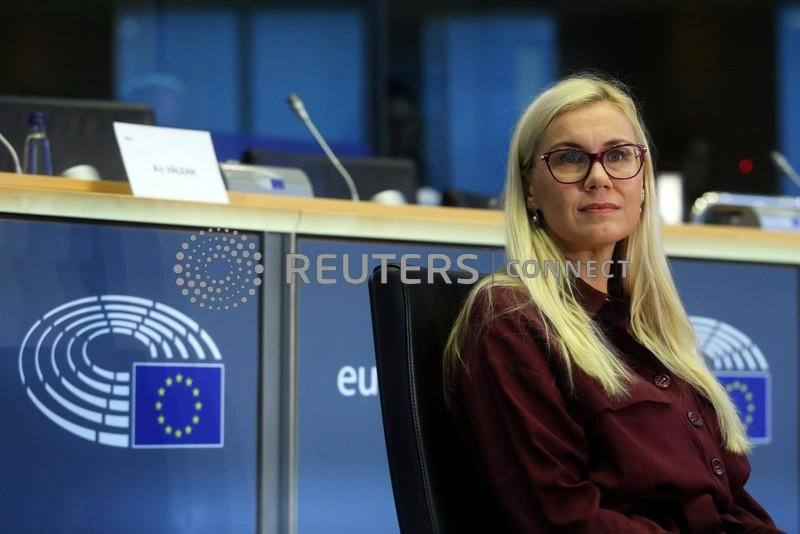 &copy; Reuters. La commissaria europea per l'energia, l'estone Kadri Simson, assiste alla sua audizione davanti al Parlamento europeo a Bruxelles, in Belgio, il 3 ottobre 2019.  REUTERS/Francois Walschaerts
