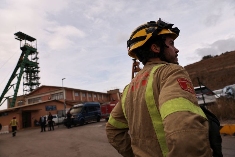 &copy; Reuters. A firefighter looks on as he arrives at a Spanish potash mine to rescue three workers, who got trapped following an underground mine collapse, in Suria, Spain, March 9, 2023. REUTERS/Nacho Doce