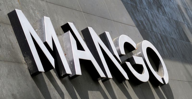 &copy; Reuters. FILE PHOTO: The logo of Spanish fashion chain Mango is seen outside a store in Vienna, Austria, June 4, 2016.    REUTERS/Leonhard Foeger