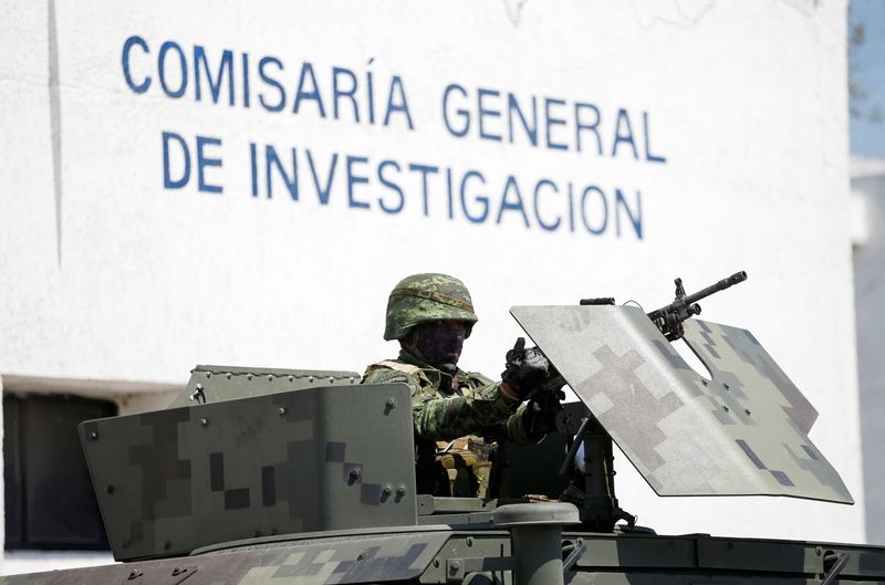 &copy; Reuters. A soldier guards outside the Attorney General's Office of the State of Tamaulipas ahead of the transfer of the bodies of two of four Americans kidnapped by gunmen to the U.S. border, in Matamoros, Mexico, March 8, 2023. REUTERS/Daniel Becerril