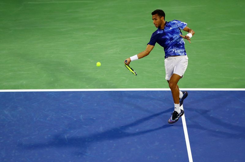 &copy; Reuters. Tenista canadense Félix Auger-Aliassime durante partida de torneio em Dubai, Emirados Árabes Unidos
01/03/2023
REUTERS/Amr Alfiky