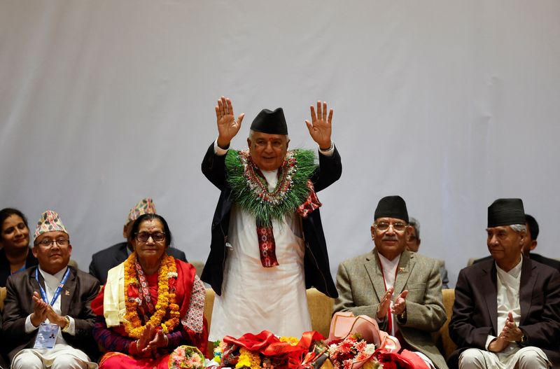 &copy; Reuters. الرئيس المنتخب حديثًا رام شاندرا بودل عقب انتخابه كثالث رئيس لنيبال في البرلمان بكاتمندو يوم الخميس. تصوير: نافيش شيتراكار - رويترز.
