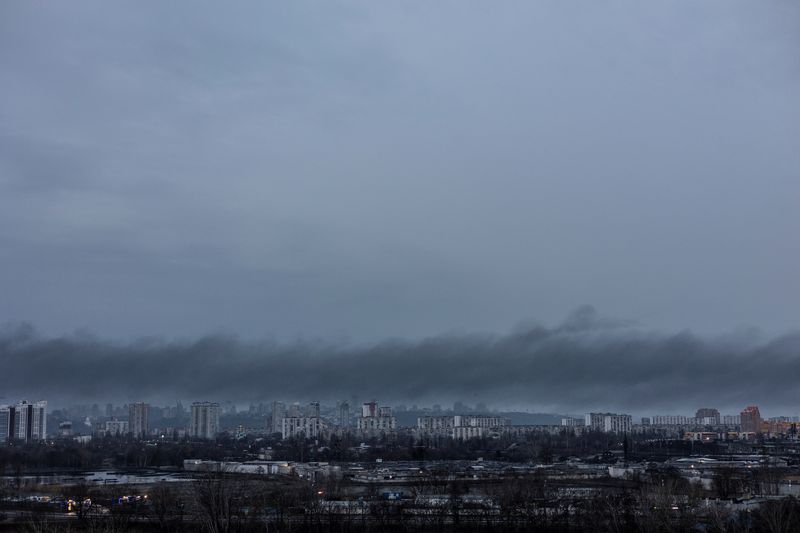 &copy; Reuters. Smoke rises after a Russian missile strike, amid Russia's attack on Ukraine, in Kyiv, Ukraine March 9, 2023. REUTERS/Vladyslav Sodel