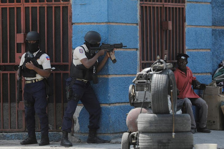 &copy; Reuters. Imagen de archivo de policías durante una operación contra las bandas armadas en Puerto Príncipe, Haití. 3 marzo 2023. REUTERS/Ralph Tedy Erol