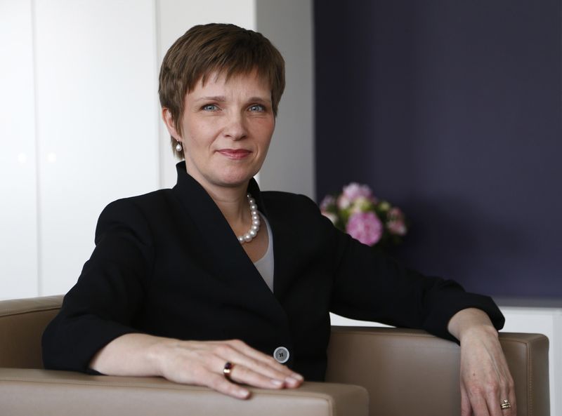 &copy; Reuters. FILE PHOTO: The new German central bank (Bundesbank) vice-president Claudia Buch poses during a photocall at the Bundesbank headquarters in Frankfurt, May 20, 2014. REUTERS/Ralph Orlowski 