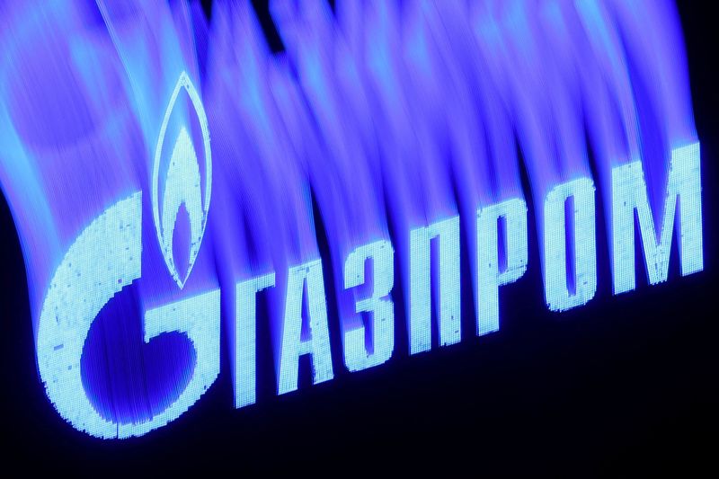 &copy; Reuters. FILE PHOTO: The logo of Gazprom company is seen on the facade of a business centre in Saint Petersburg, Russia March 31, 2022.  REUTERS/REUTERS PHOTOGRAPHER