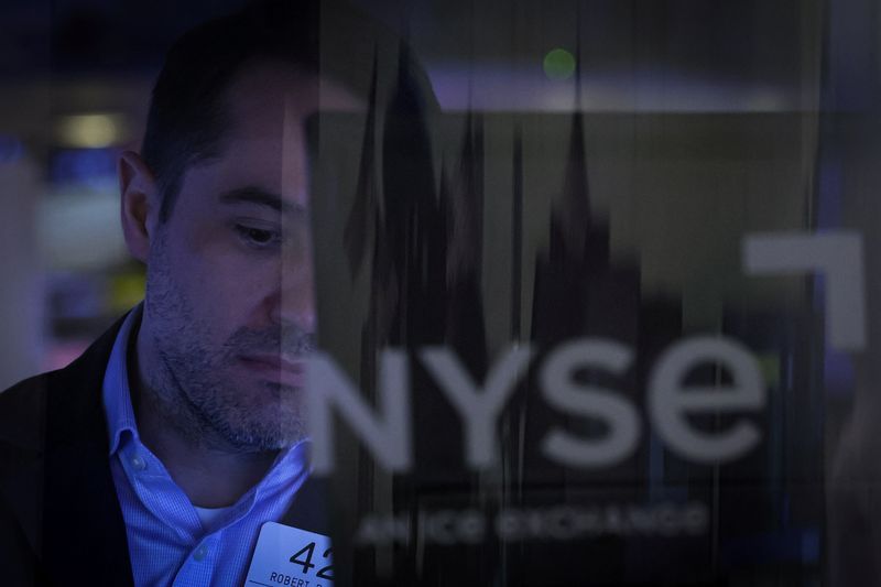 &copy; Reuters. Un trader travaille à la Bourse de New York. /Photo prise le 7 mars 2023/REUTERS/Brendan McDermid