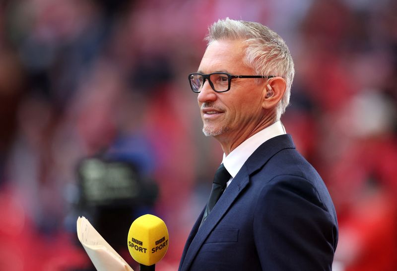 &copy; Reuters. FILE PHOTO: Soccer Football - TV pundit and former England captain Gary Lineker is seen inside the stadium before the FA Cup semi-final between Manchester City and Liverpool - Wembley Stadium, London, Britain - April 16, 2022. Action Images via Reuters/Ca