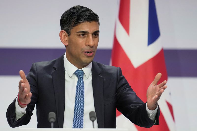 &copy; Reuters. Britain's Prime Minister Rishi Sunak speaks during a joint news conference with French President Emmanuel Macron (not pictured) at the Elysee Palace in Paris, France, Friday, March 10, 2023. Kin Cheung/Pool via REUTERS