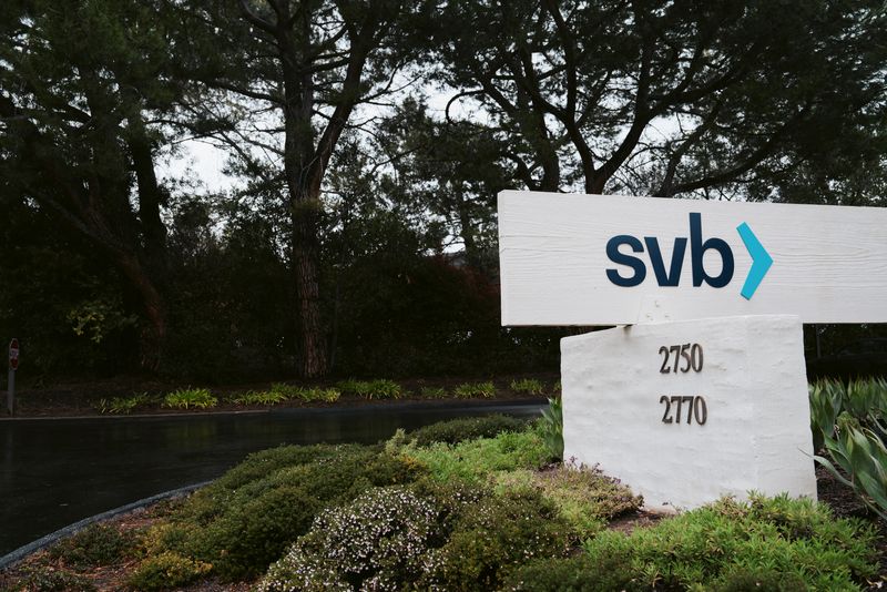 &copy; Reuters. A sign for Silicon Valley Bank is seen in Menlo Park, California U.S., March 10, 2023. REUTERS/Michaela Vatcheva 