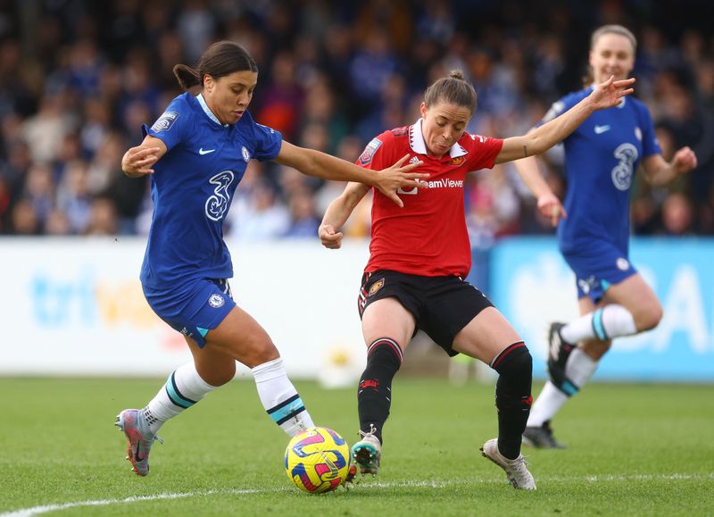 &copy; Reuters. Soccer Football - Women's Super League - Chelsea v Manchester United - Kingsmeadow, London, Britain - March 12, 2023 Chelsea's Sam Kerr in action with Manchester United's Ona Batlle Action Images via Reuters/Paul Childs