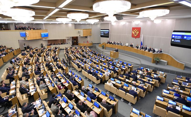 © Reuters. FILE PHOTO: Russia's Prime Minister Mikhail Mishustin delivers a speech during a session of the State Duma, the lower house of parliament, in Moscow, Russia April 7, 2022. Sputnik/Alexander Astafyev/Pool via REUTERS