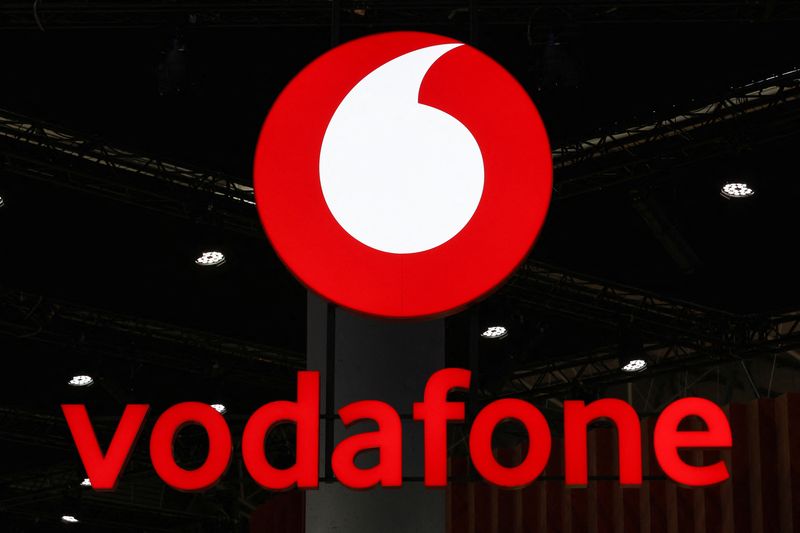 &copy; Reuters. Il logo di Vodafone al Mobile World Congress (Mwc) 2023 a Barcellona, Spagna 27 febbraio 20233. REUTERS/Nacho Doce