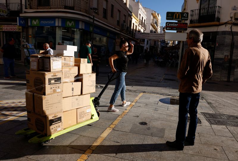 Spain's inflation in February revised to 6.0%, food prices rise