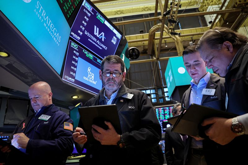 &copy; Reuters. Des traders à la Bourse de New York, Etats-Unis. /Photo prise le 14 mars 2023/REUTERS/Brendan McDermid
