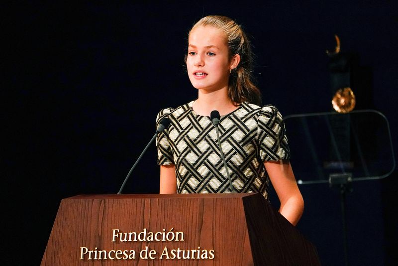 &copy; Reuters. FILE PHOTO: Spain's Princess Leonor speaks during the ceremony of the 2021 Princess of Asturias Award for Communication and Humanities at Campoamor Theatre in Oviedo, Spain October 22, 2021. REUTERS/Vincent West/