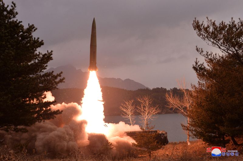 © Reuters. View shows a missile fired by the North Korean military at an undisclosed location in this picture released by North Korea's Central News Agency (KCNA) on March 15, 2023. KCNA via REUTERS   