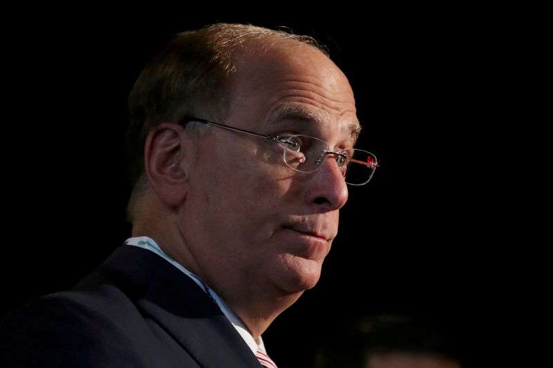 &copy; Reuters. FILE PHOTO: Larry Fink, Chief Executive Officer of BlackRock, stands at the Bloomberg Global Business forum in New York, U.S., September 26, 2018. REUTERS/Shannon Stapleton/File Photo/File Photo