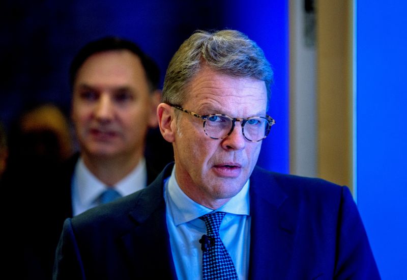 &copy; Reuters. FILE PHOTO: CEO of Deutsche Bank Christian Sewing arrives at the bank's annual news conference in Frankfurt, Germany, Thursday, Feb. 2, 2023. Michael Probst/Pool via REUTERS