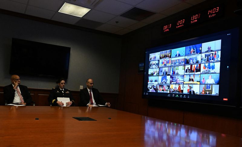 &copy; Reuters. Responsables estadounidenses asisten a una reunión virtual del Grupo de Contacto de Defensa de Ucrania, en el Pentágono en Washington, Estados Unidos, 15 de marzo de 2023. Andrew Caballero-Reynolds/Pool vía REUTERS