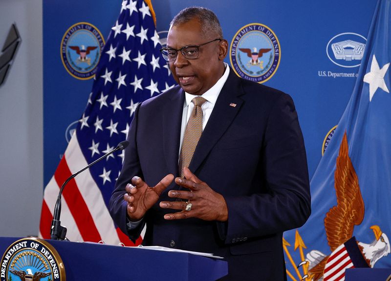 © Reuters. U.S. Defense Secretary Lloyd Austin speaks at a news conference following a virtual Ukraine Defense Contact Group meeting, at the Pentagon in Washington, U.S., March 15, 2023. REUTERS/Evelyn Hockstein