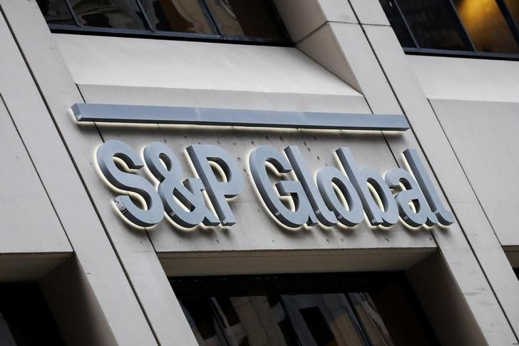 &copy; Reuters. FOTO DE ARCHIVO. El logotipo de S&amp;P Global se muestra en sus oficinas en el distrito financiero de la ciudad de Nueva York, EEUU