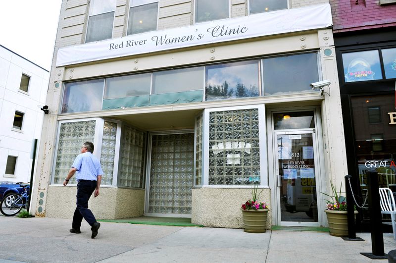 &copy; Reuters. FILE PHOTO: The Red River Women's Clinic is pictured in downtown Fargo, North Dakota July 2, 2013. REUTERS/Dan Koeck