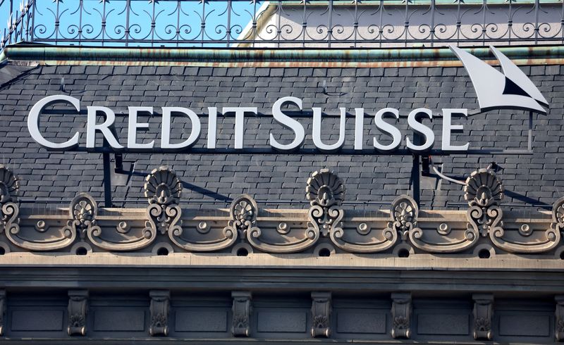 &copy; Reuters. FILE PHOTO: A logo is seen on the headquarters of Swiss bank Credit Suisse on Paradeplatz in Zurich, Switzerland March 16, 2023. REUTERS/Denis Balibouse