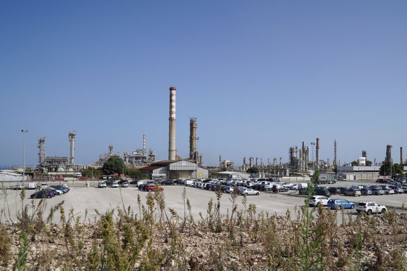 &copy; Reuters. FILE PHOTO: General view of the ISAB plant, the Lukoil-owned oil refinery in Sicily, which is likely to be affected by the embargo on Russian seaborne oil that goes into effect in December, in Priolo, Italy October 27, 2022. REUTERS/Antonio Parrinello/Fil