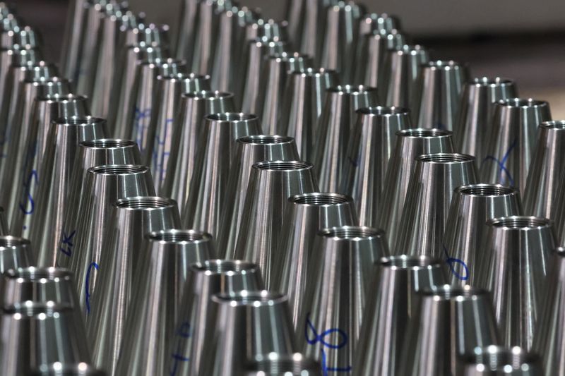 © Reuters. FILE PHOTO: 155mm artillery shells are seen during the manufacturing process at the Scranton Army Ammunition Plant in Scranton, Pennsylvania, U.S., February 16, 2023. REUTERS/Brendan McDermid