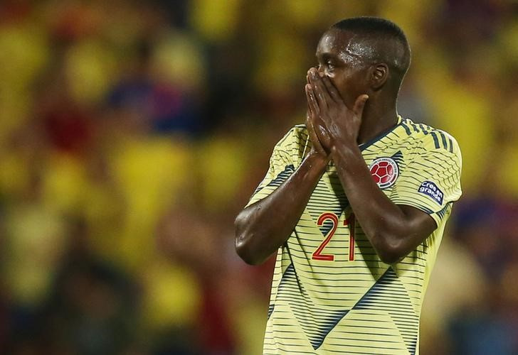 Colombiano Carbonero sufre grave lesión de rodilla y será baja en Racing Club y seleccionado