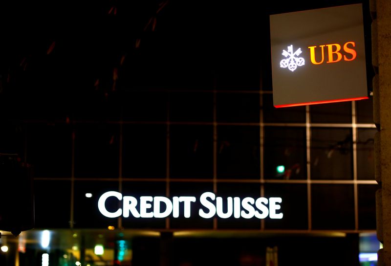 UBS vise une garantie de l'Etat suisse de six milliards de dollars pour le rachat de Credit Suisse - source