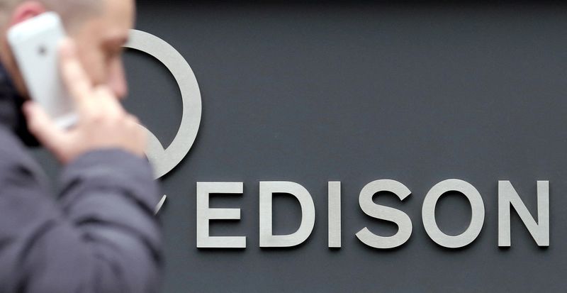 &copy; Reuters. FILE PHOTO: Edison's logo is seen outside the company headquarters in downtown Milan, Italy, January 14, 2016.  REUTERS/Stefano Rellandini