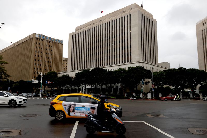 &copy; Reuters. 　３月２０日、台湾中央銀行の厳宗大・副総裁は、輸出低迷期の金利引き上げは過去にほとんど例がないと述べつつ、利上げはインフレ期待を抑制するのに役立つ可能性があるとの見解を示