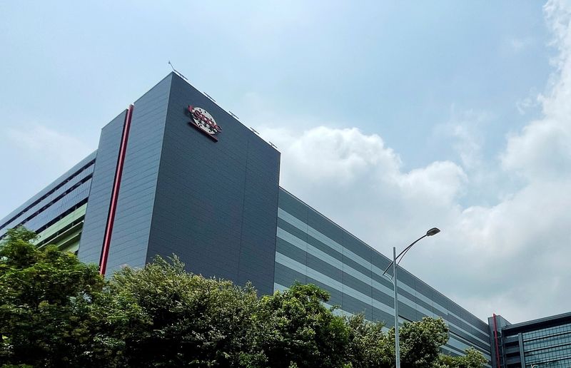 &copy; Reuters. FILE PHOTO: Taiwan Semiconductor Manufacturing Company (TSMC) Fab 15B, one of the company's four giga semiconductor fabrication plants, is pictured in Taichung, Taiwan September 2, 2021.    REUTERS/Yimou Lee T