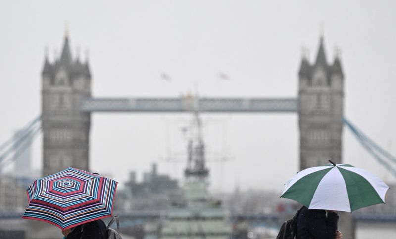 &copy; Reuters. ゴールドマン・サックスは２０日、ユーロ圏の今年の経済成長予測を０．７％に下方修正、英国はゼロ成長を予想した。ロンドンで１０日撮影。（2023年　ロイター/Toby Melville）