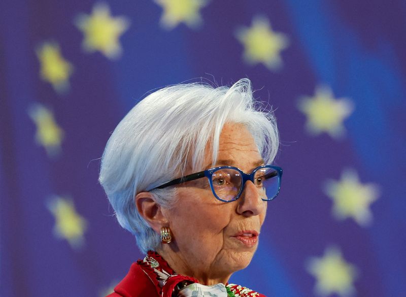 &copy; Reuters. FOTO DE ARCHIVO. La presidenta del Banco Central Europeo (BCE), Christine Lagarde, habla durante una rueda de prensa tras la reunión de política monetaria del BCE en Fráncfort, Alemania