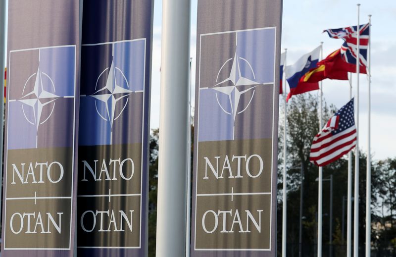 &copy; Reuters. 北大西洋条約機構（ＮＡＴＯ）のストルテンベルグ事務総長は２１日、２０２２年にＮＡＴＯの国防費目標を達成したのは加盟３０カ国のうち７カ国だったと明らかにした。２０２１年１０